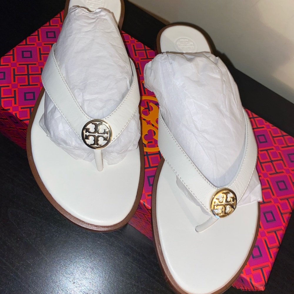 ***NEW UNWORN*** Tory Burch Leather Thong Sandals - Size 9